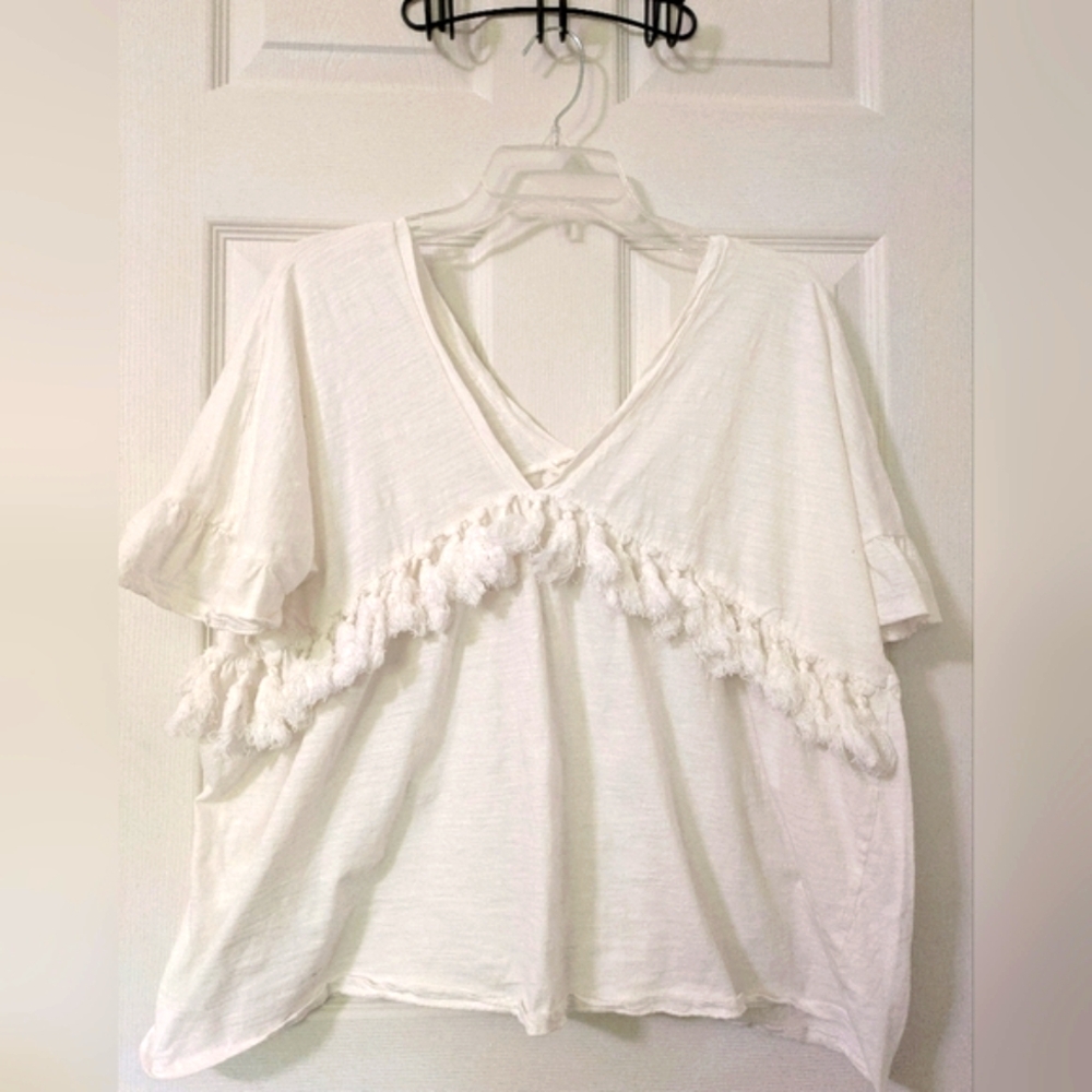 *3 for $15* *NEW* Mustard Seed White Boho Ruffled Tassle Top
